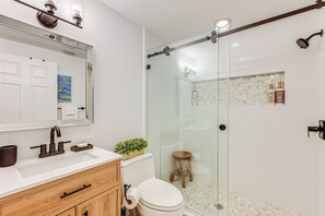 House (3 Bedrooms) | Interior - 1 Mi to Beach: Naples Home w/ Pool & Fire Pit (Naples)