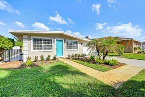 House (3 Bedrooms) | Interior - 1 Mi to Beach: Naples Home w/ Pool & Fire Pit (Naples)