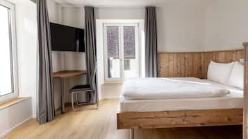 Economy Double Room | Desk, free WiFi