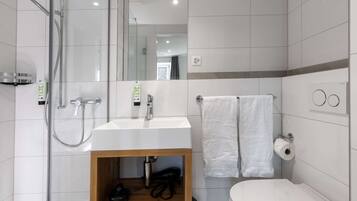 Economy Double Room | Bathroom | Shower, hair dryer, towels, soap