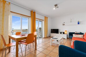 Living area - Oceanfront two bedroom apartment in Fuseta (Fuseta)