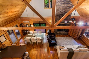 Interior - Log Cabin & Carriage House, Lake, Wineries, Hiking (Dahlonega)