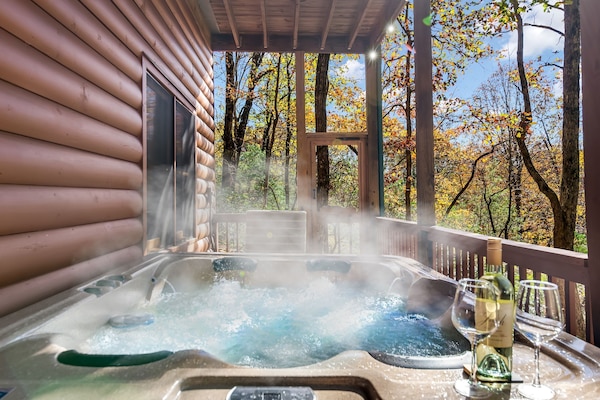 Tina de hidromasaje al aire libre