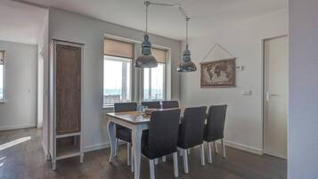 House (Comfort 6) | Dining