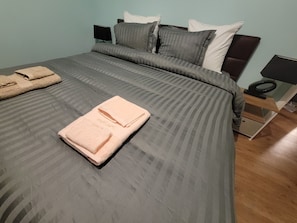 2 bedrooms, iron/ironing board, WiFi, bed sheets