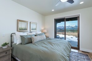 5 bedrooms, iron/ironing board, free WiFi, bed sheets