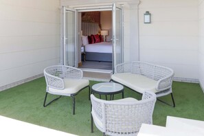 Deluxe Room with Bath | Balkon