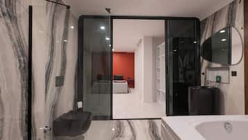 Standard Villa, Garden View | Bathroom | Towels