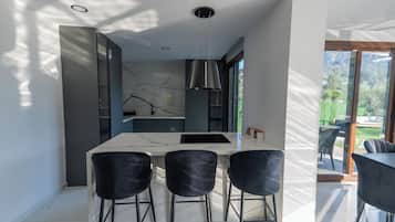 Standard Villa, Garden View | Private kitchen