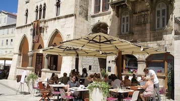 Apartment (One Bedroom Apartment) | Aerial view