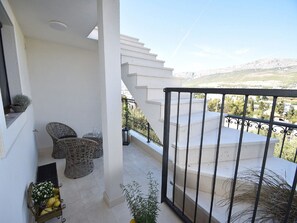 Apartment (One Bedroom Apartment) | Terrace/patio