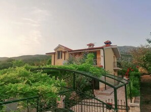 Biệt thự (Three Bedroom Villa With Private Pool) | Ngoại thất