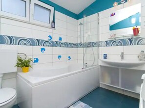 Villa (Three Bedroom Villa With Private Pool) | Salle de bain | Serviettes fournies