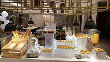 Daily breakfast for a fee