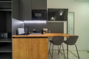 Superior Twin Room | Private kitchen | Fridge, microwave, espresso maker, coffee/tea maker - Alicante Smart (Alicante)