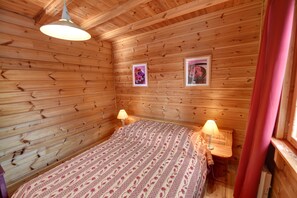 2 camere, ferro/asse da stiro, Wi-Fi gratuito