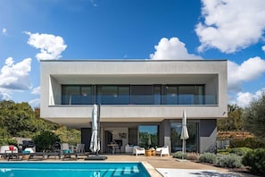 Villa | 4 bedrooms - Villa Luxor With Heated Pool (Malinska-Dubasnica)