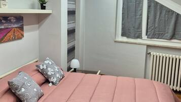 2 quartos, cofres nos quartos, ferros/tábuas de passar roupa