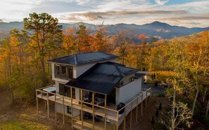 Exterior - Rockledge Dragonfly - modern luxury, home theater, and private NOC access (Bryson City)