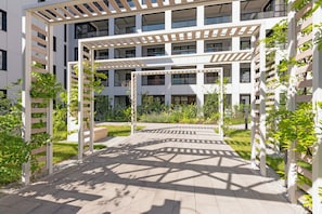 Exterior - Doki Living - Foodhall & Parking by Downtown Apartments (Gdansk)