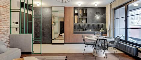 Superior Apartment | Hypo-allergenic bedding, individually decorated, individually furnished