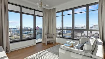 Superior Apartment | 1 bedroom, hypo-allergenic bedding, individually decorated