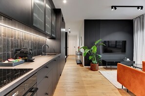 Refrigerador, cafetera/tetera, tetera/pava eléctrica