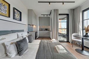 Comfort Apartment | Hypo-allergenic bedding, individually decorated, individually furnished