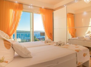 Leilighet (Three Bedroom Apartment with Balcony ) | 3 soverom og wi-fi (inkludert)