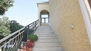 Apartment | Exterior