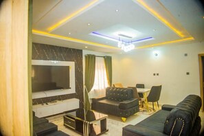 奢華公寓, 露台, 城市景 | 客廳 | 平面電視