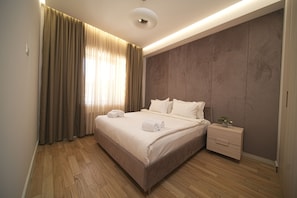 2 quartos, ferros/tábuas de passar roupa, Wi-Fi, roupa de cama