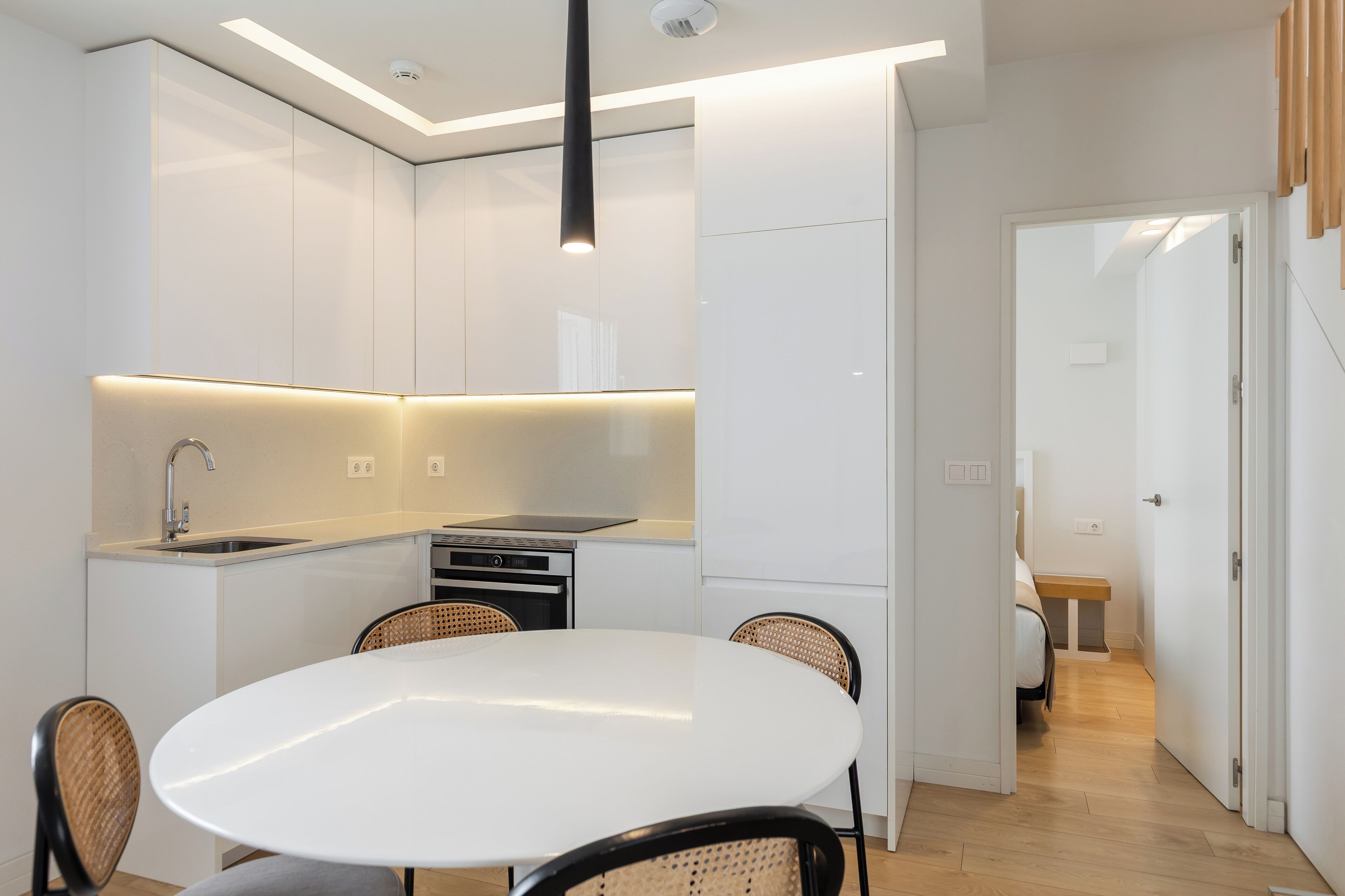 Duplex, vista para a cidade | Área de estar | TV de tela plana