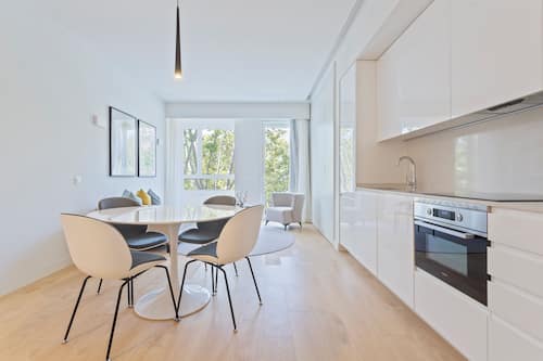 Estudio, vista a la ciudad | Cocina privada | Refrigerador, microondas, parrilla de estufa y lavavajillas