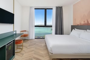 In-room safe, desk, free WiFi, bed sheets