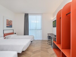 In-room safe, desk, free WiFi, bed sheets