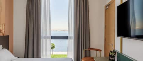 Double King Room with View | In-room safe, desk, cribs/infant beds, free WiFi