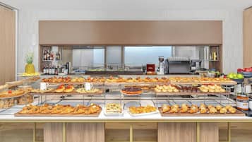Daily continental breakfast (EUR 15 per person)