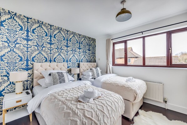 3 dormitorios, escritorio, tabla de planchar con plancha y wifi gratis