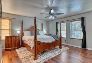 3 bedrooms, iron/ironing board, travel crib, WiFi - Charming 3-bedroom house with hot tub and WiFi in awesome Cripple Creek (Cripple Creek)