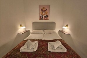 Apartment, City View | 2 bedrooms, premium bedding, individually decorated - Red Palm - 100m2 - cozy, central, stylish  (Vienna)