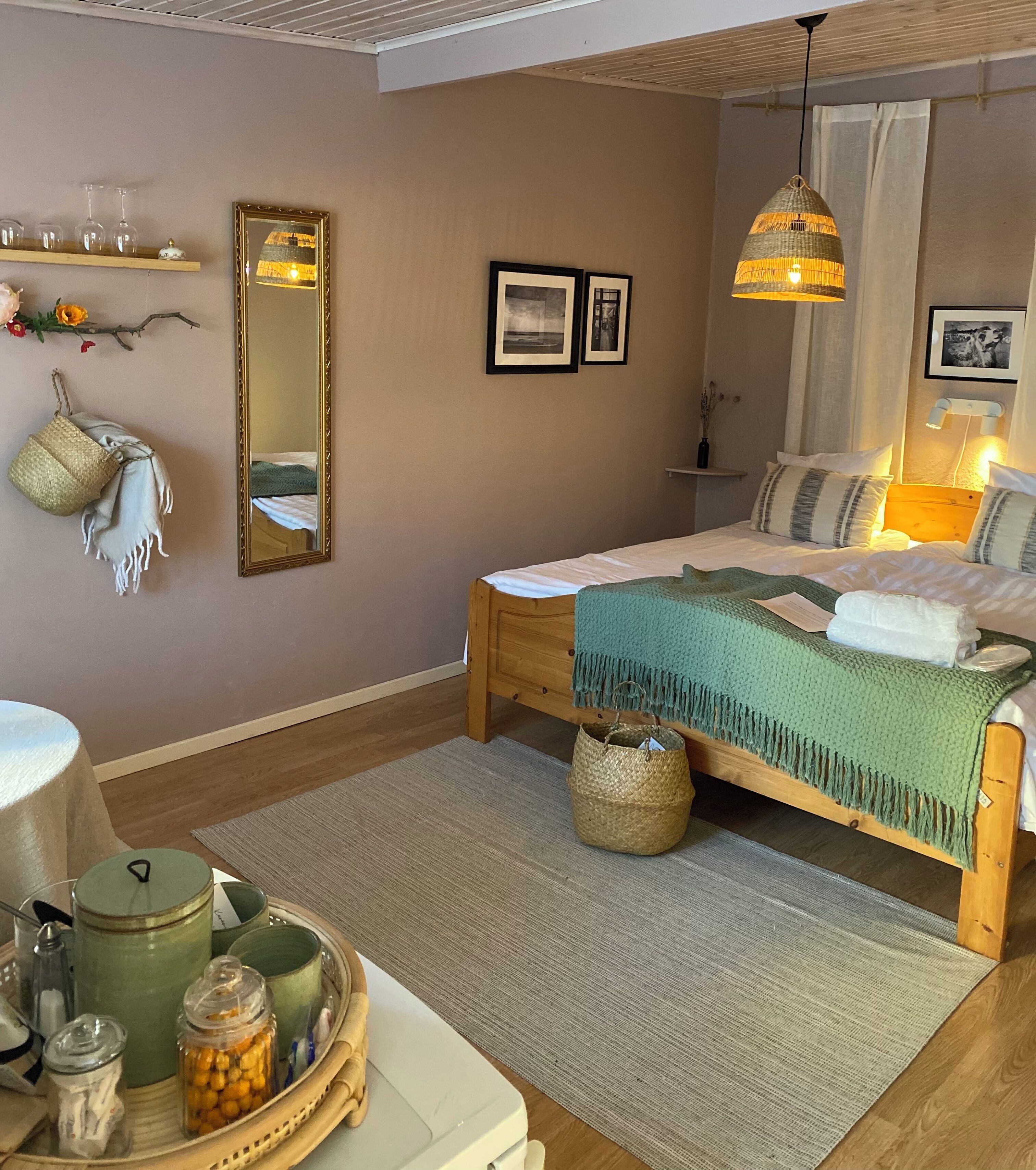 Garden Room, Breakfast Included | Free WiFi, bed sheets