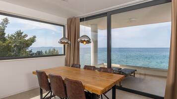 Penthouse, Sea View, Beachside | Dining room