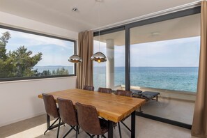 Penthouse, Sea View, Beachside | Dining room