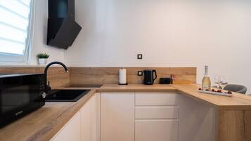 Frigobar, tetera/pava eléctrica