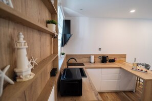 Studio, Balkon, eingeschränkter Meerblick | Eigene Küche | Mini-Kühlschrank, Wasserkocher