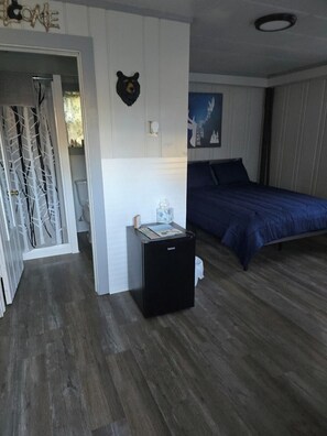 Basic Single Room - Fireside Lodging (Atlanta)