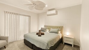 4 Schlafzimmer, Bügeleisen/Bügelbrett, Internetzugang, Bettwäsche
