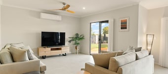 Kwilena, Brand new Holiday home in an amazing location.