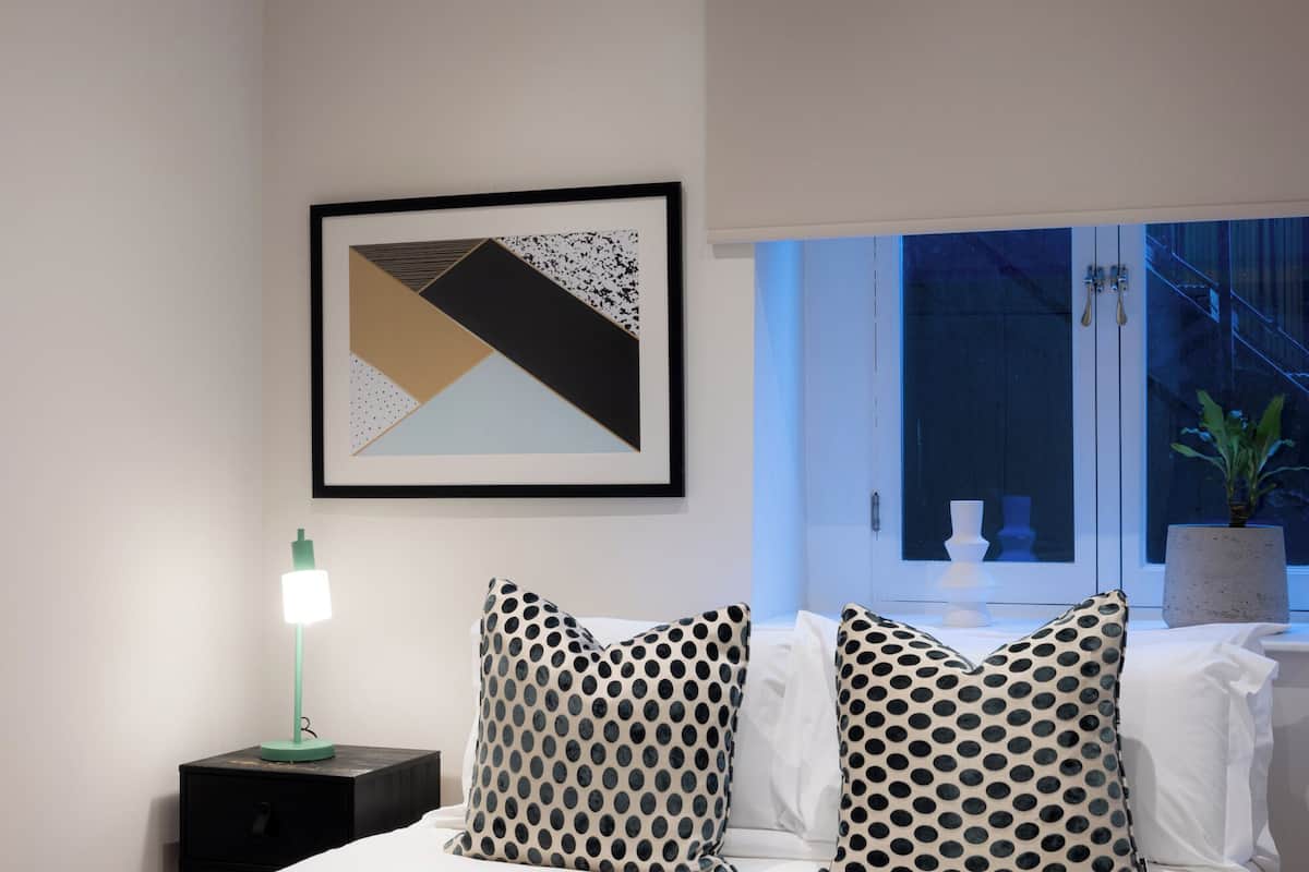 3 Bedroom Apartment Lower Ground | 3 chambres, espace de travail pour ordinateur portable